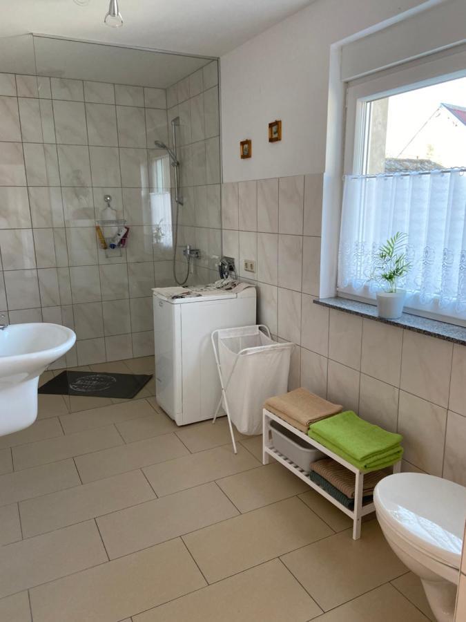 Schön möblierte Wohnung in Genthin/ OT Tucheim Exterior foto