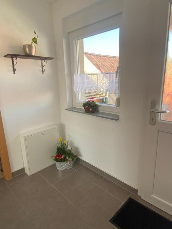Schön möblierte Wohnung in Genthin/ OT Tucheim Exterior foto